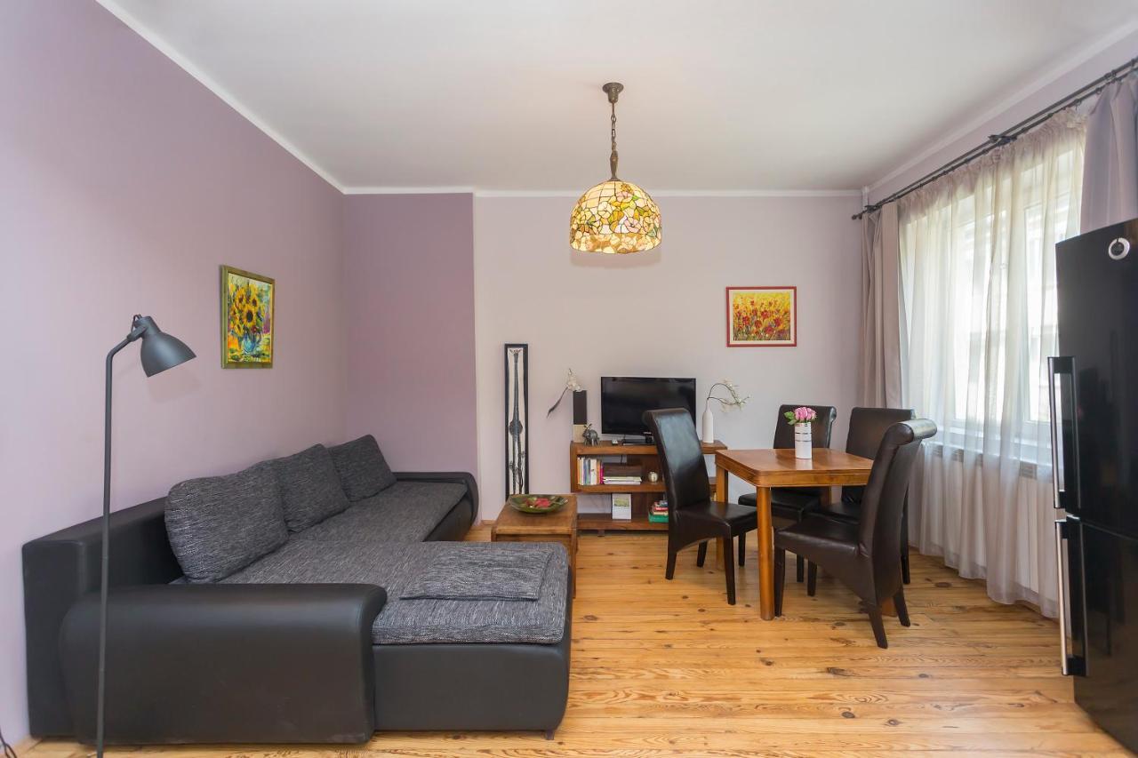 Colorful 2Bdr Apartment In The City Center Sofia Exteriör bild