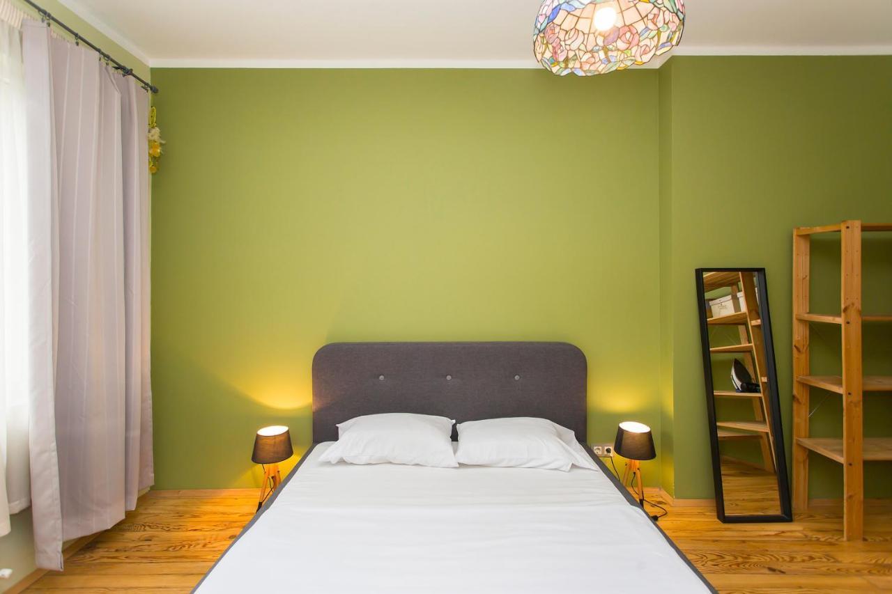 Colorful 2Bdr Apartment In The City Center Sofia Exteriör bild